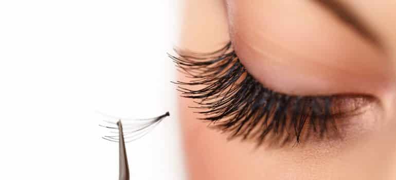 Mooie wimpers zonder mascara? Dat wilt toch iedere vrouw?!